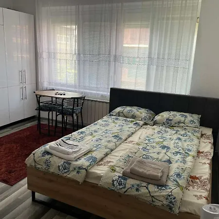 Stan Na Dan, Pazar - Centar Grada Apartament Tuzla