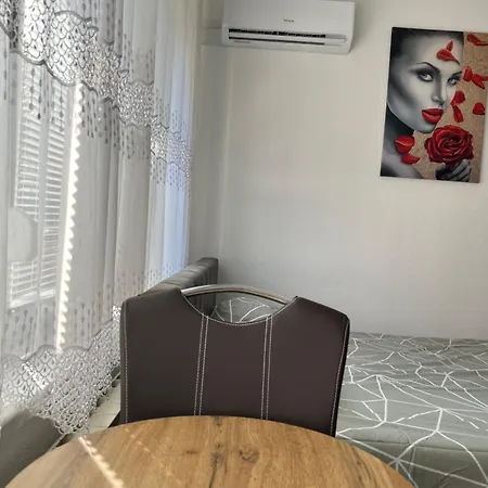 Stan Na Dan, Pazar - Centar Grada